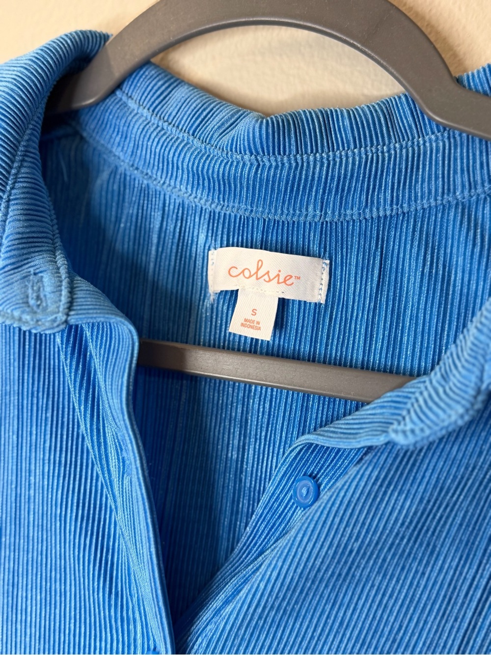 Colsie Bright Blue Ribbed Button-Down Shirt - Picture 4 of 4